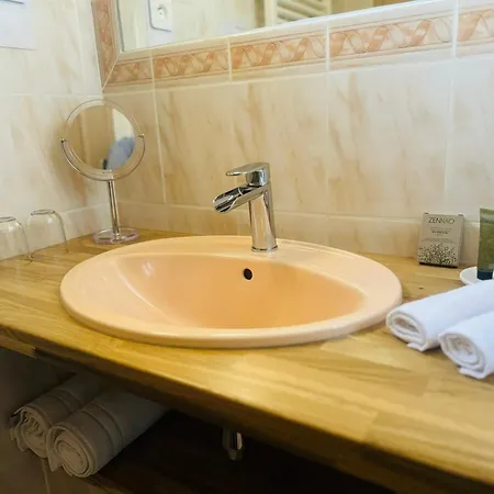 Bed & Breakfast Melisande Au Pays Des Orjouliers
