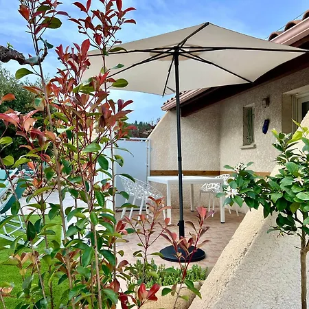 Melisande Au Pays Des Orjouliers Bed & Breakfast