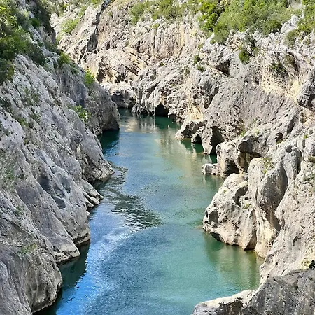 Nocleg ze śniadaniem Melisande Au Pays Des Orjouliers 4*