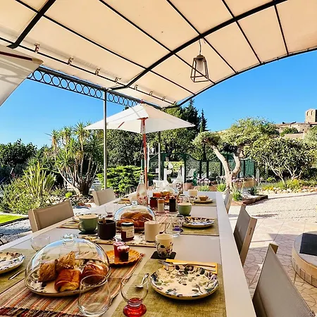 Bed & Breakfast Melisande Au Pays Des Orjouliers 4*