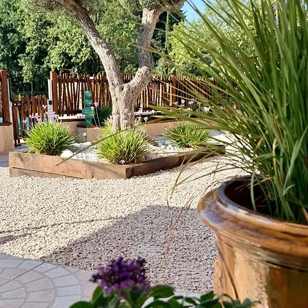 Bed & Breakfast Melisande Au Pays Des Orjouliers 4*