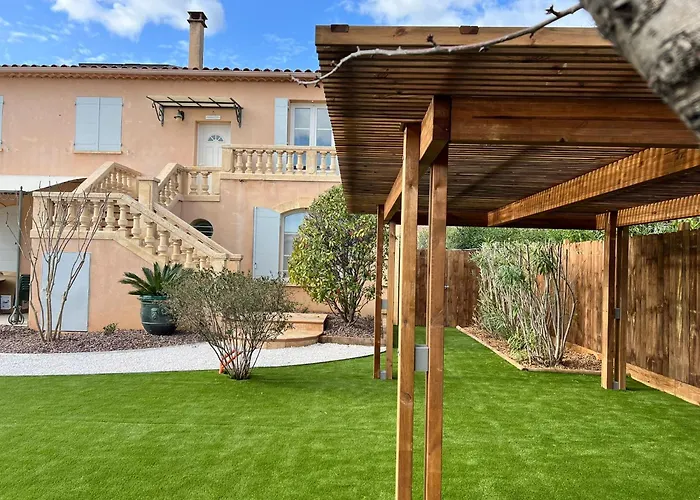 Bed & Breakfast Melisande Au Pays Des Orjouliers 4*
